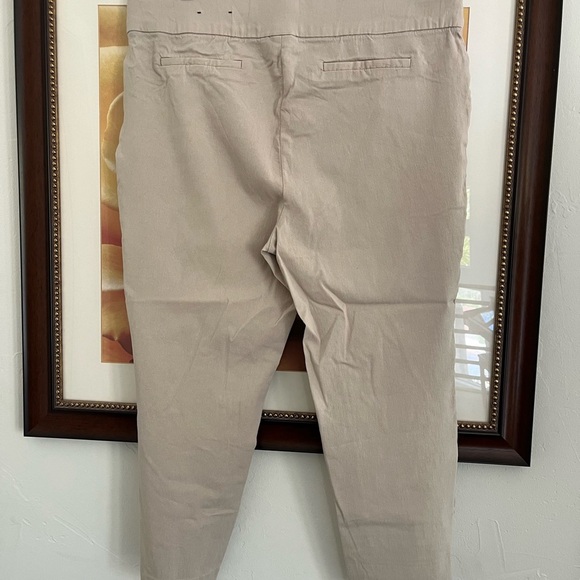 Tan Capris - Picture 4 of 6